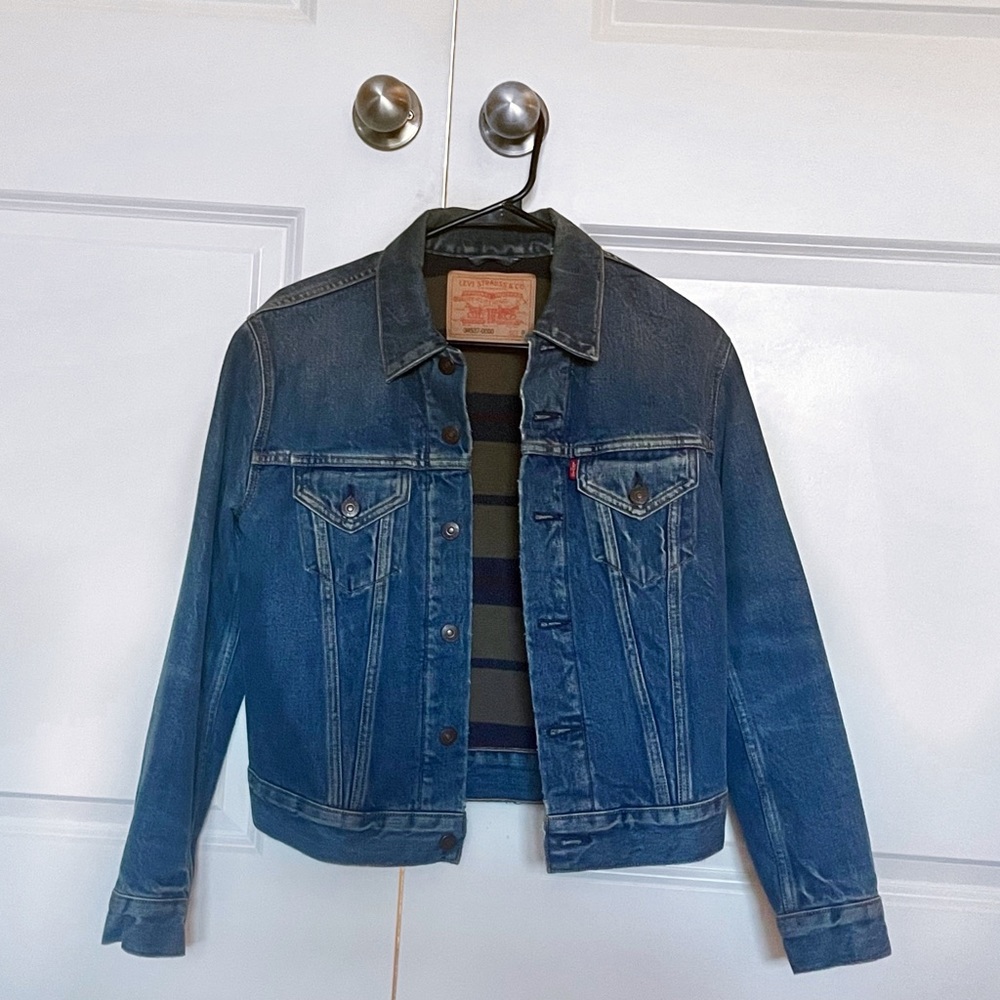 SIZE S VINTAGE LEVI STRAUSS DENIM JACKET WITH INSULATED LINING